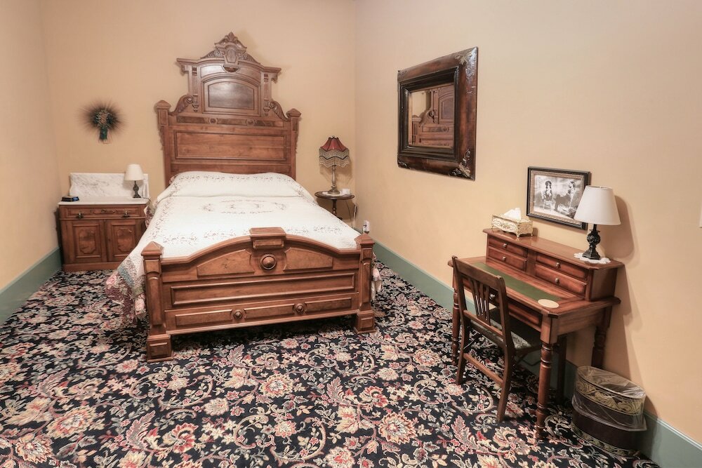 Фото The Weinhard Hotel