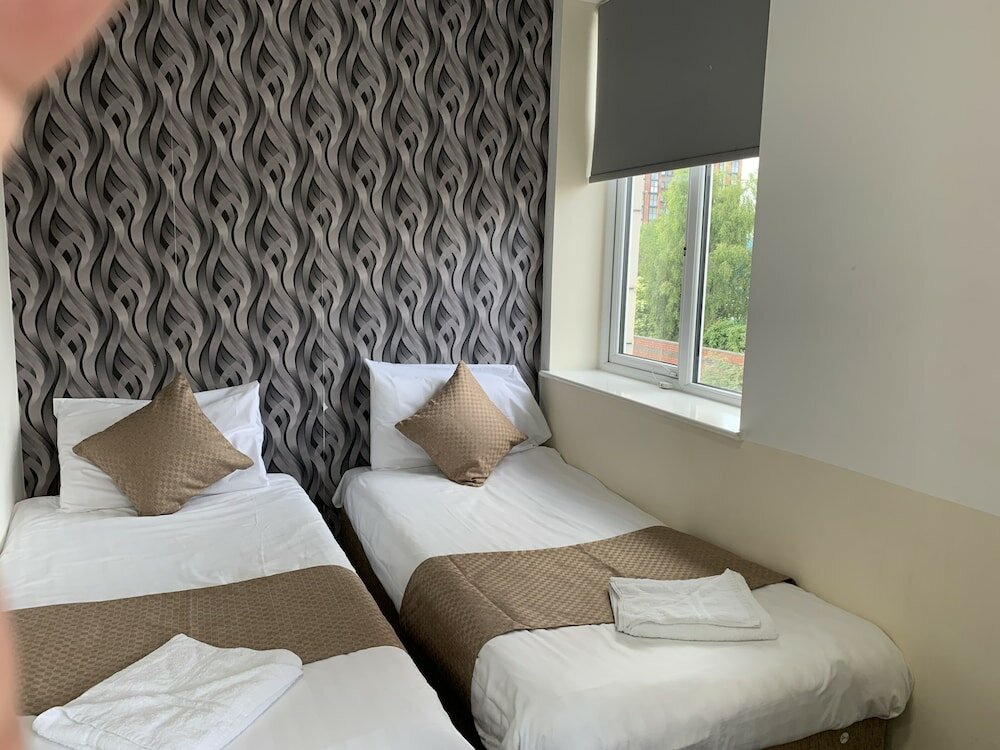Фото Imperial Salford Hotel