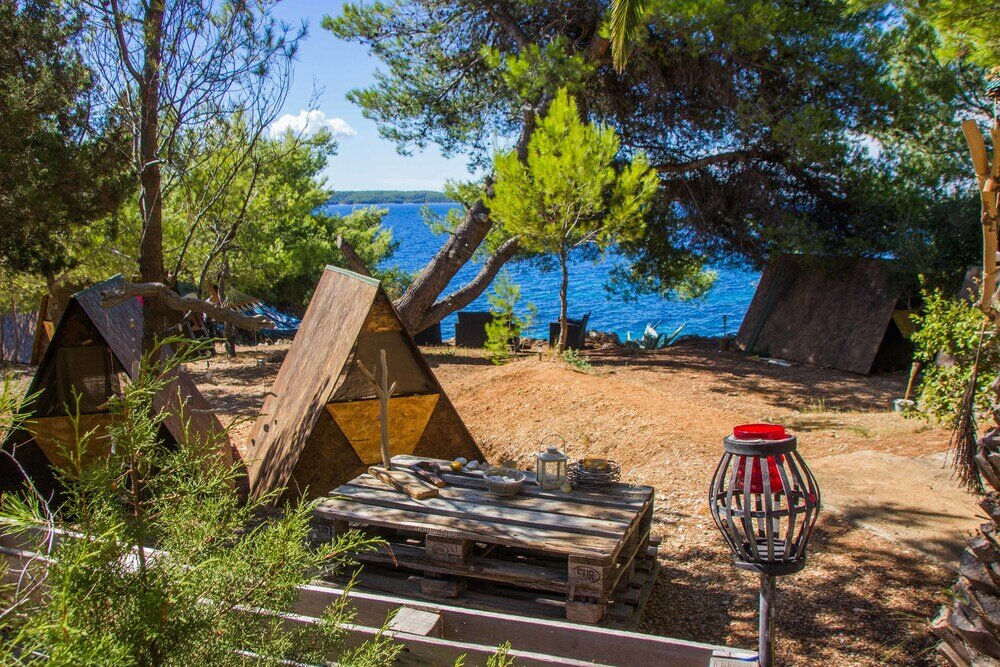 Фото Cast Away - Eco Village