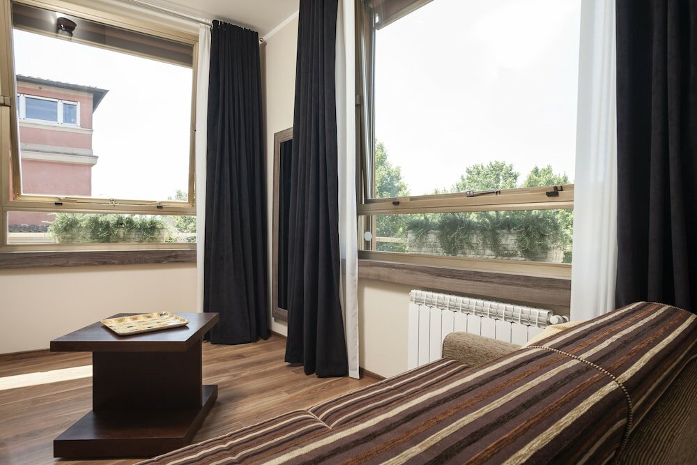 Фото Window on Rome