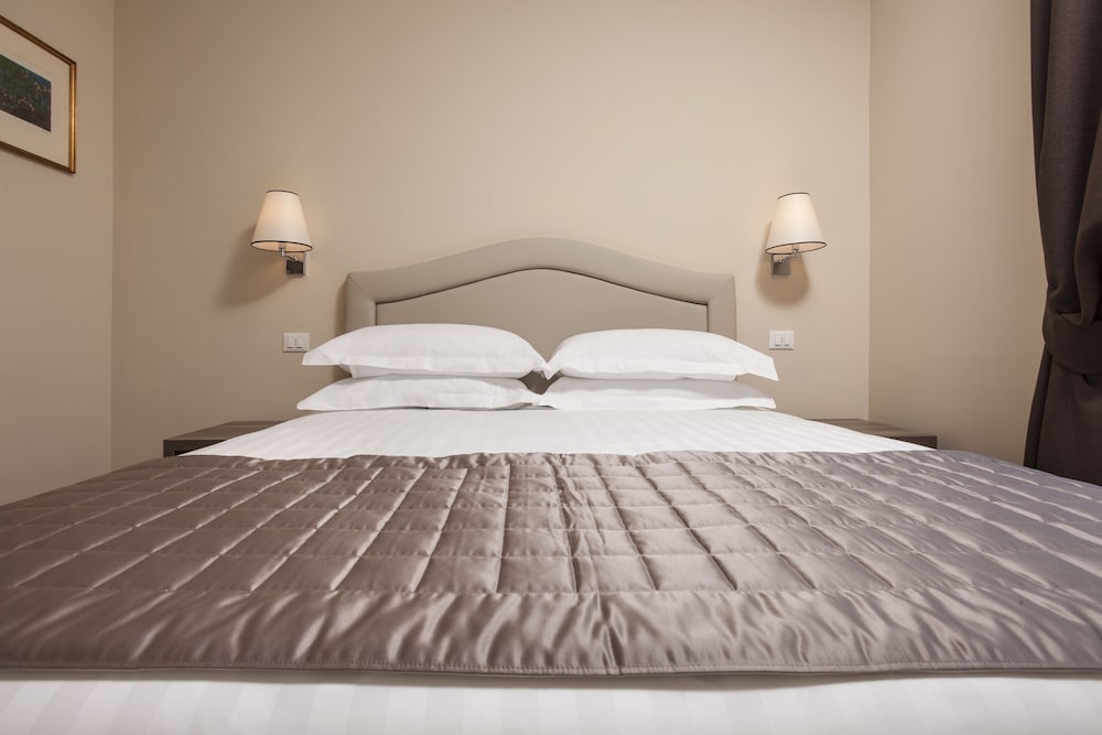 Фото Window on Rome