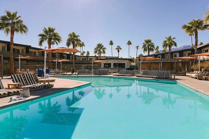 Гостиница V Palm Springs в Палм-Спрингс