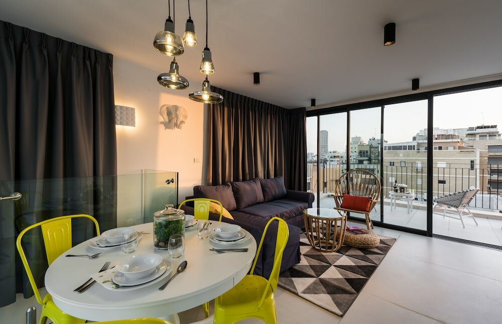 Фото Mr. Promenade - by Tlv2go