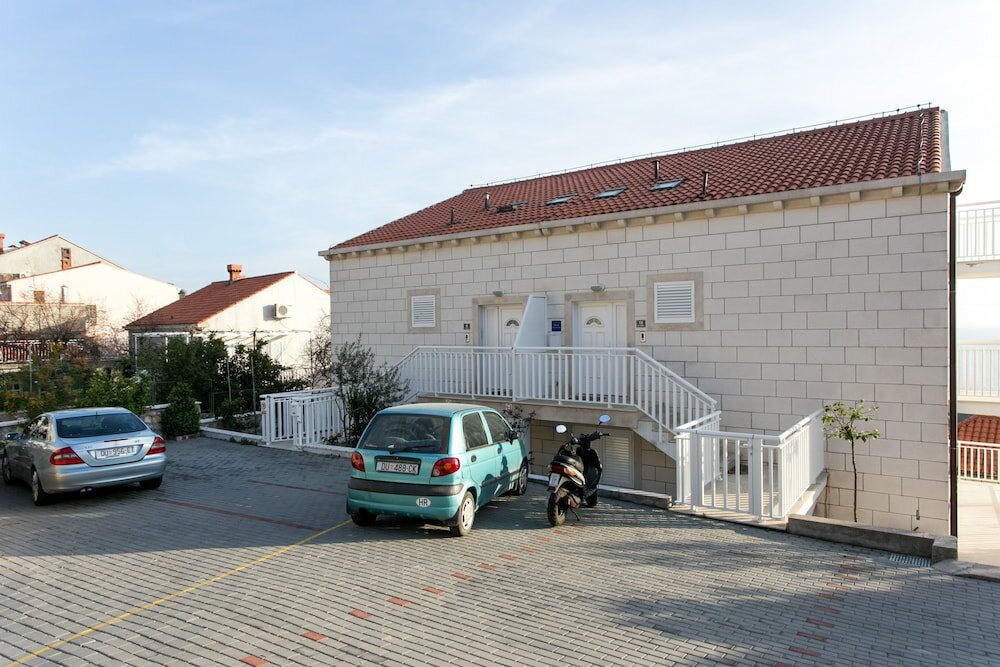 Фото Apartments Carmelitta