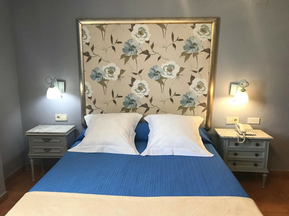 Фото Hotel Patilla Ciudad de Requena