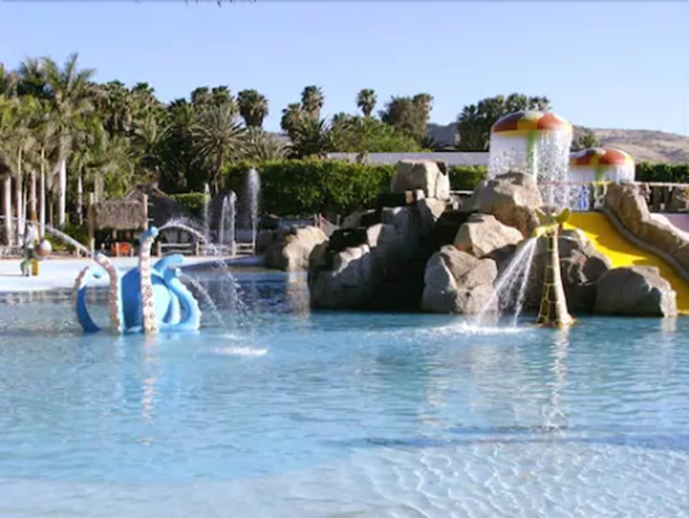 Фото Hotel Balneario Parque Acuático La Caldera