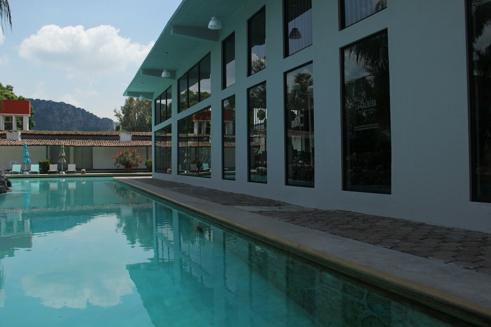 Фото Hotel Balneario Parque Acuático La Caldera