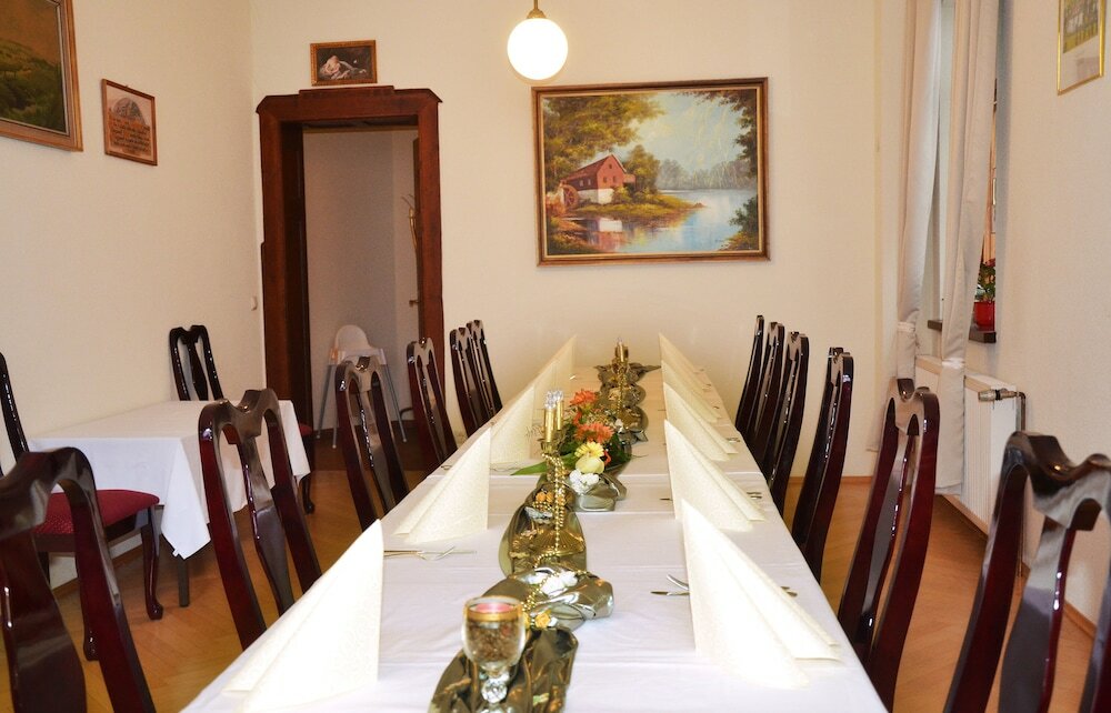 Фото Hotel Restaurant Zur Hallenburg