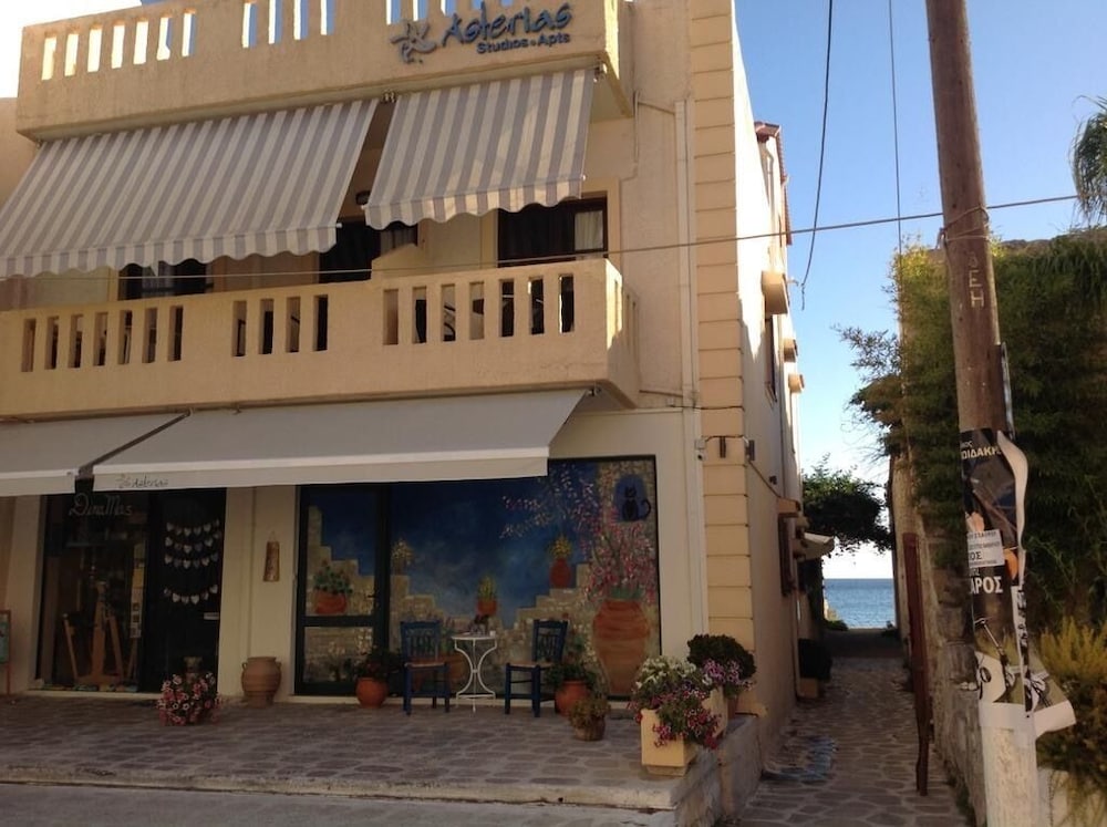 Фото Asterias Studios Apartments