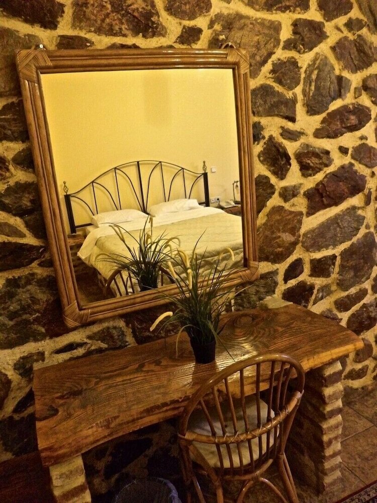 Фото Loggas Hotel