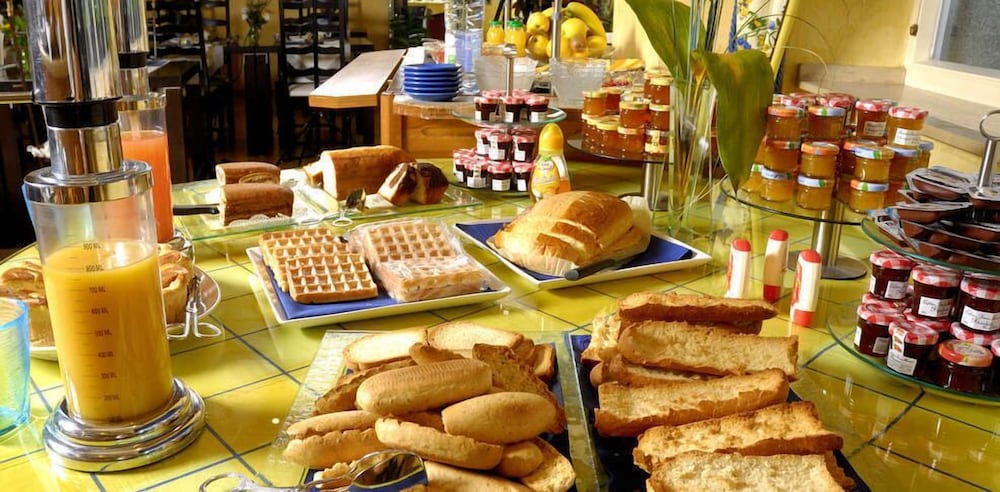 Фото Les Reflets Jaunes