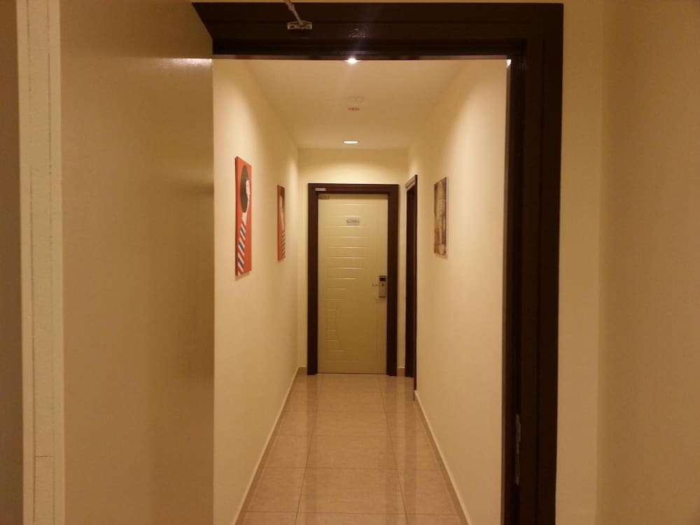 Фото Hotel CheckedInn