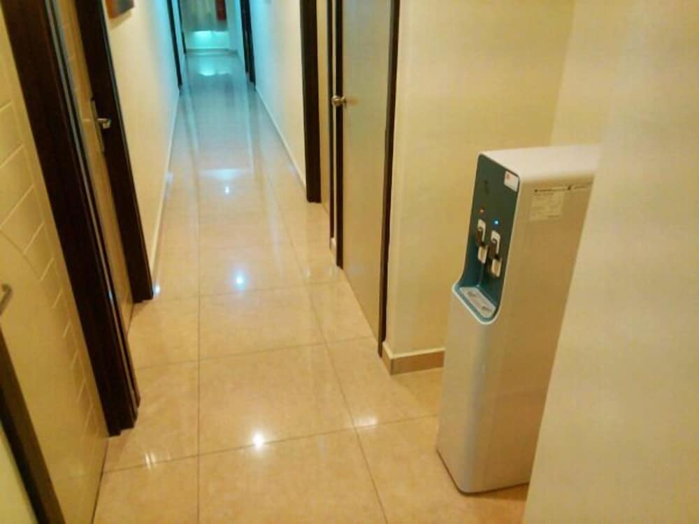 Фото Hotel CheckedInn