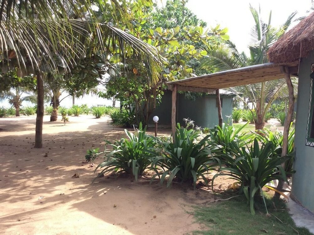 Фото Akwidaa Inn