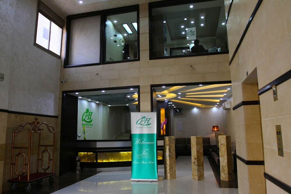 Фото Queen Plaza Hotel