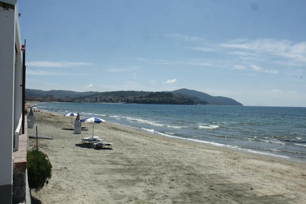 Фото Hotel La Darsena