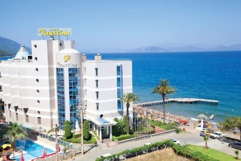 Фото отеля 1