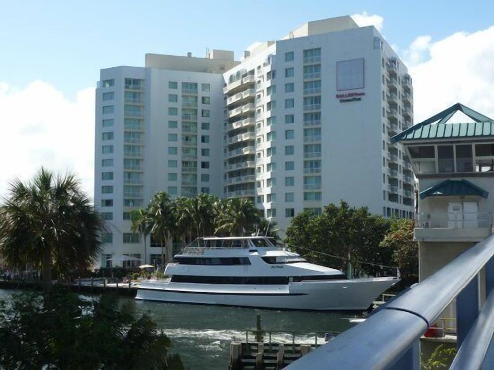 Фото Gallery One Private Condos