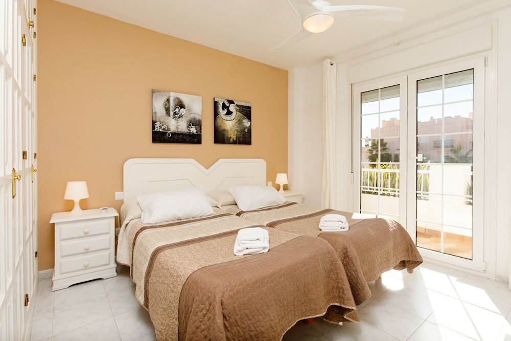 Фото Apartamentos Turísticos Almoraide