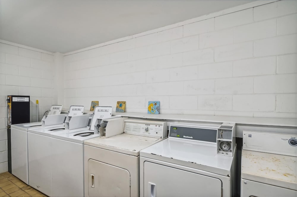 Фото Endless Summer E3 by Book That Condo