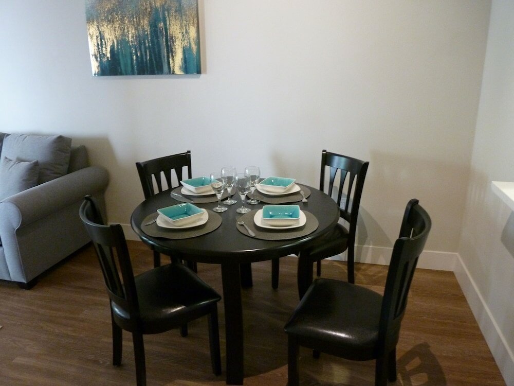 Фото Glendon Apartments