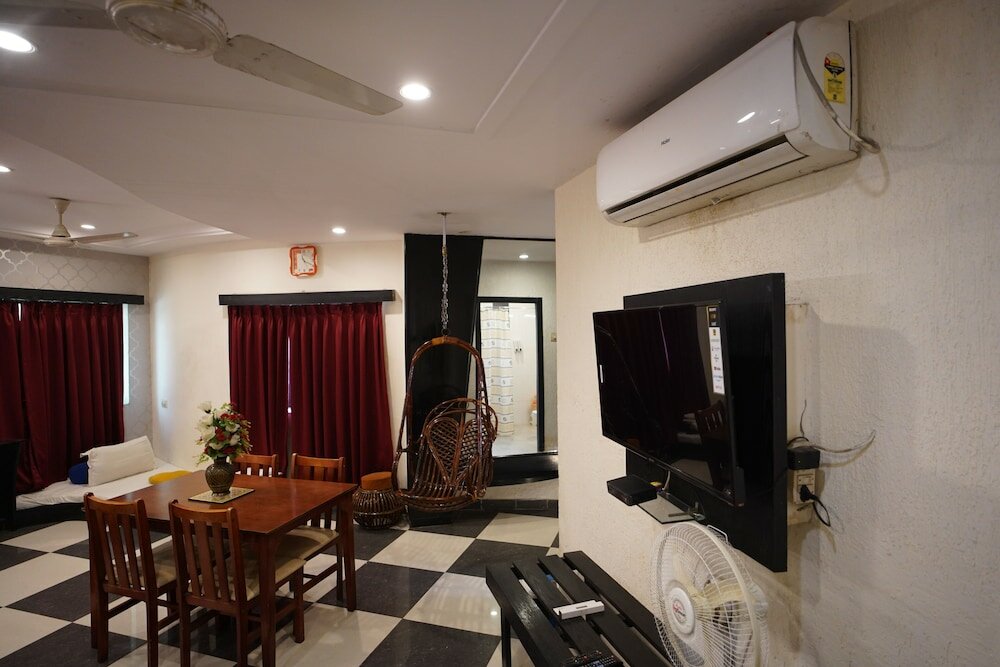 Фото Hotel Gokul