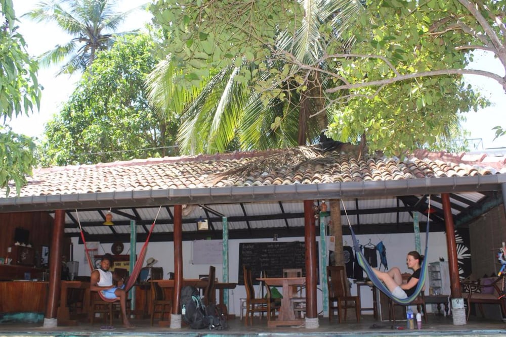 Фото Surf & Yoga Mirissa