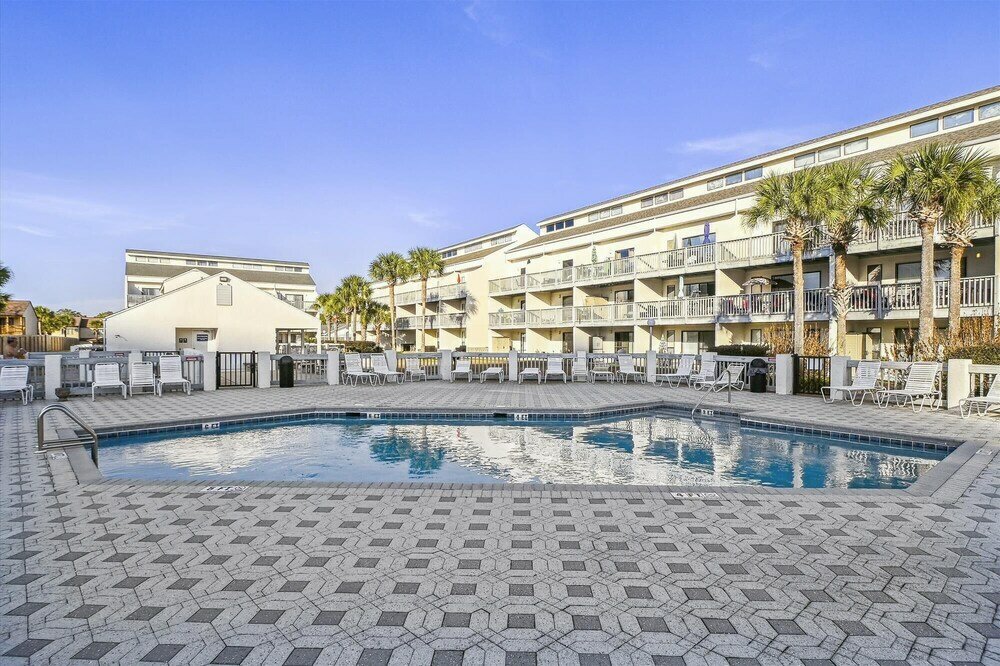 Фото Endless Summer E3 by Book That Condo