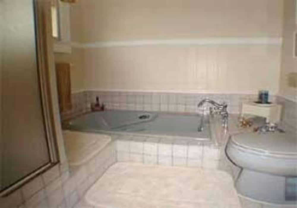 Фото Old Hawaiian B and B