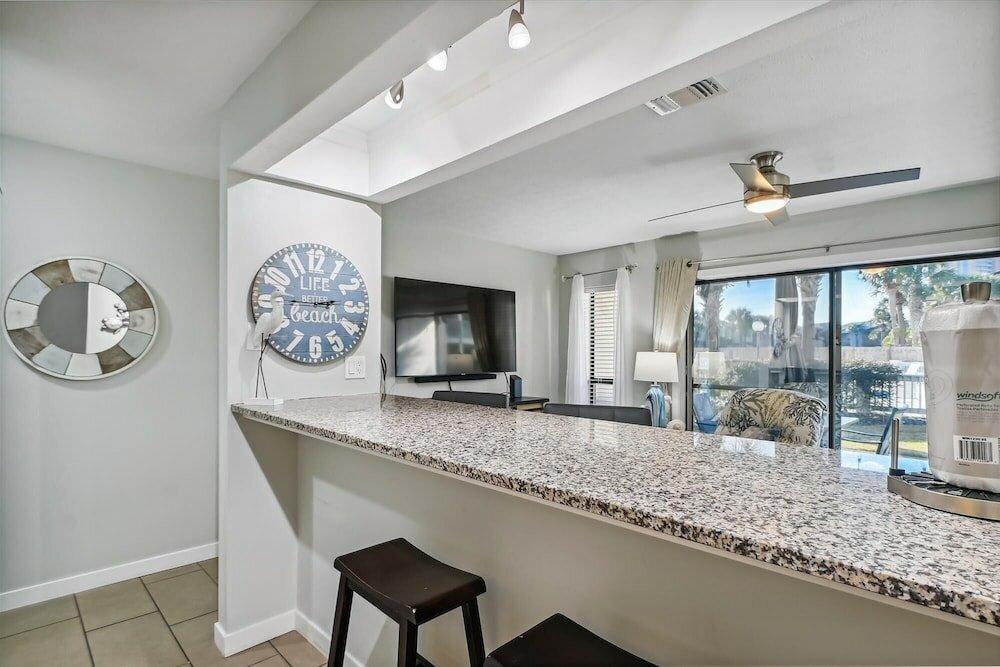 Фото Endless Summer E3 by Book That Condo