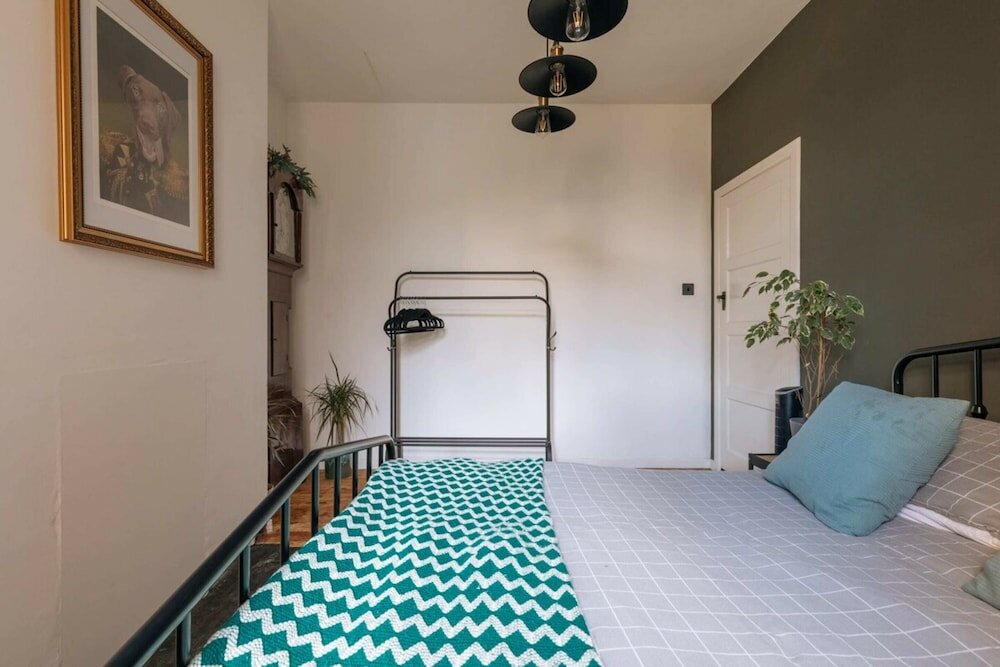 Фото Cosy & Charming 3 Bedroom Terraced Home, Bath!