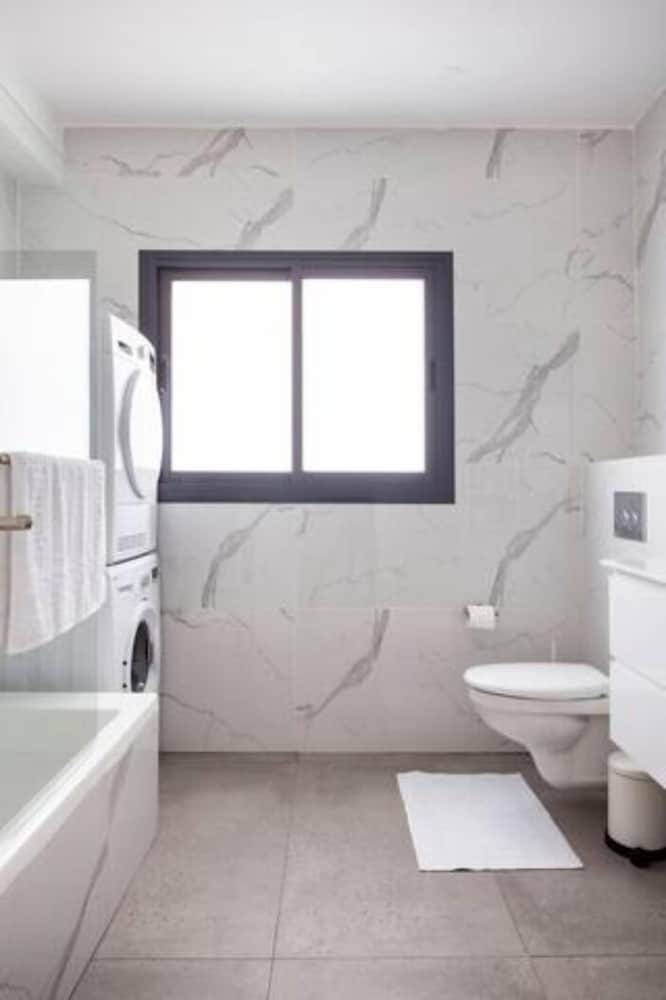 Фото Top Penthouse & Jacuzzi On The Beach