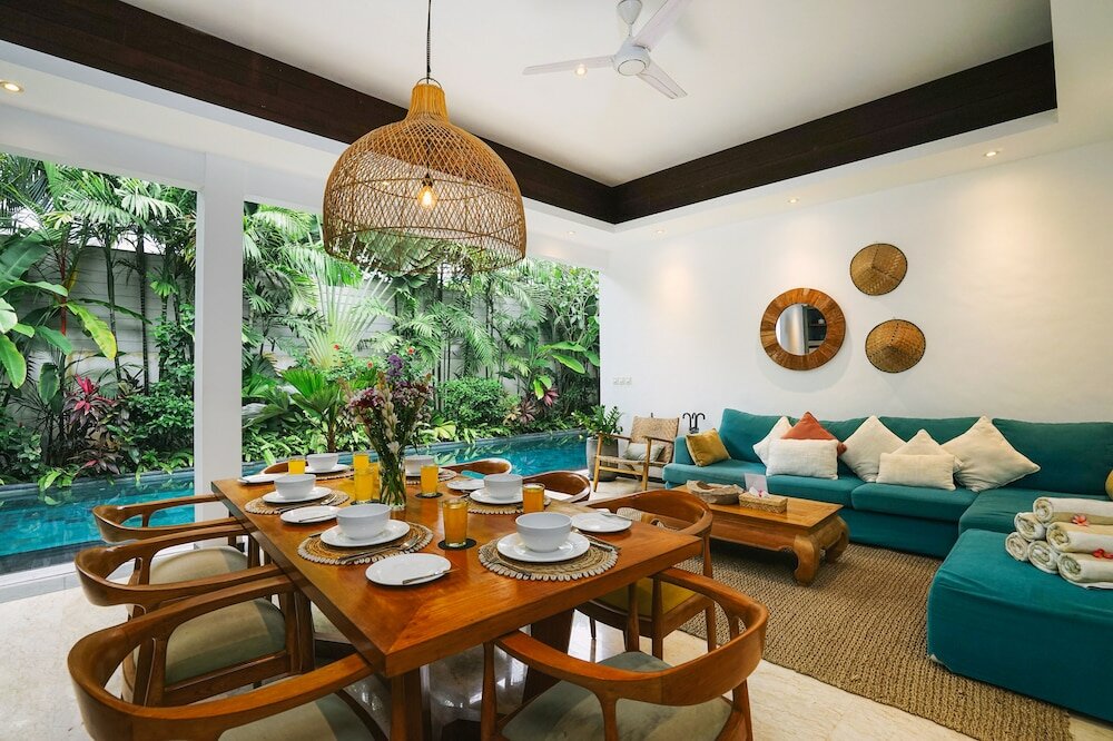 Фото Frangipani Villa Jingga at Berawa