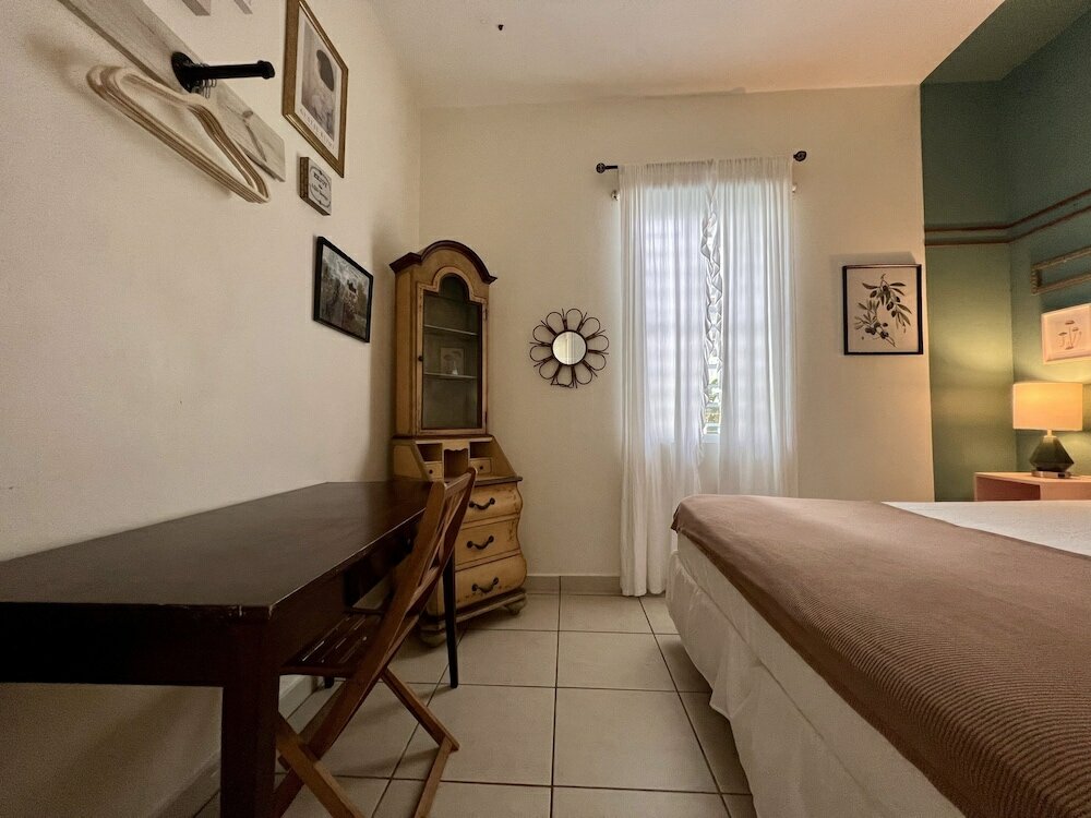 Фото Sonsoleá Host