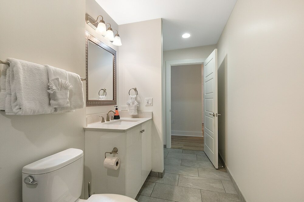 Фото Heart of Nola Modernized 4br Condo Gem