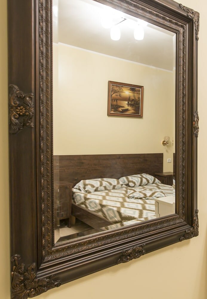 Фото Laguardia Hotel