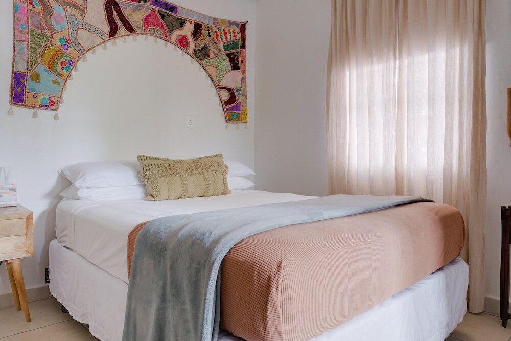 Фото Sonsoleá Host