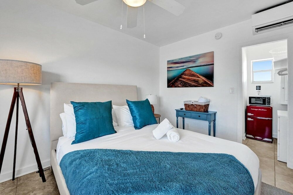 Фото Waves On Desoto