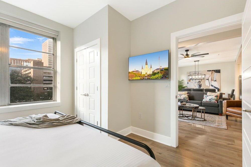 Фото Heart of Nola Modernized 4br Condo Gem