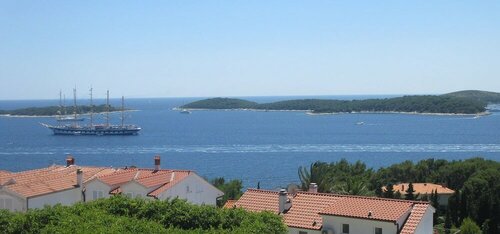 Гостиница J & B Holiday House в Хваре