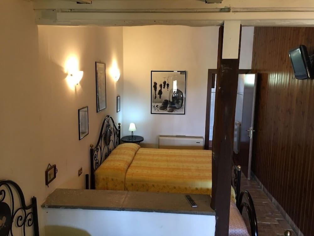 Фото Agriturismo Monte Due Torri