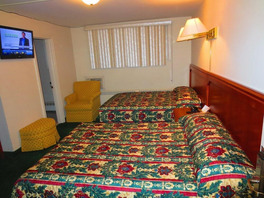 Фото Canadiana Motel