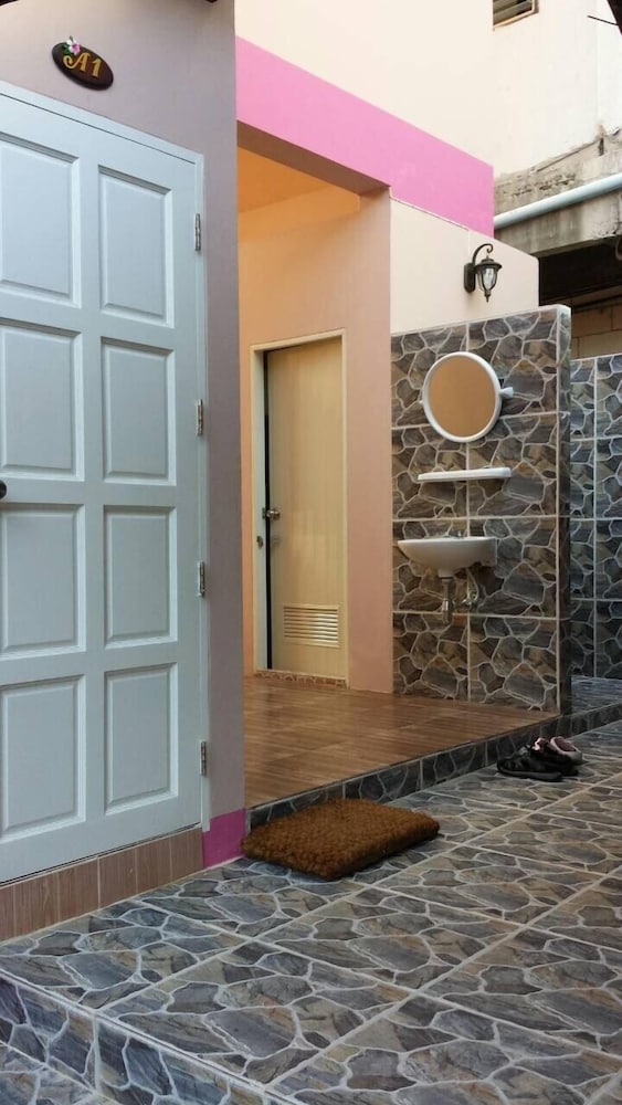 Фото Sairee Center Guesthouse