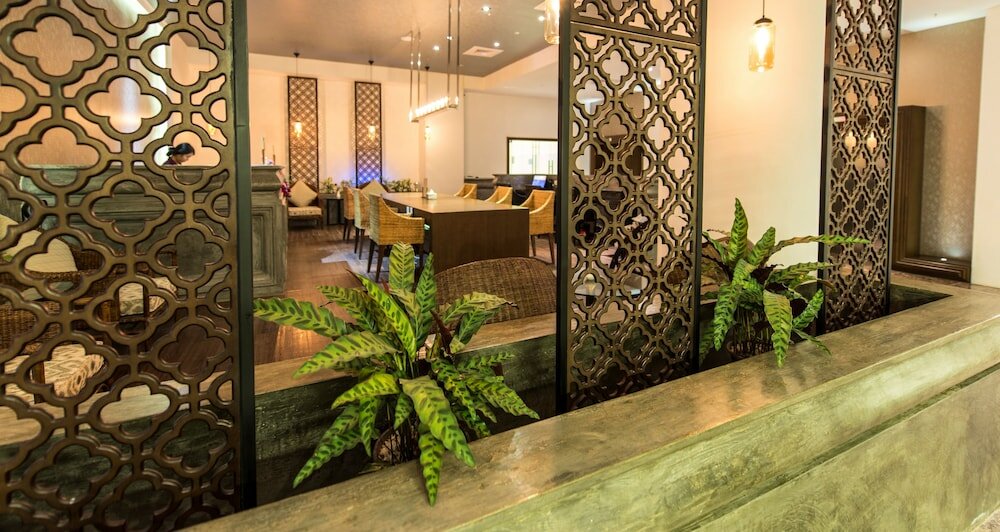 Фото Rose Garden Hotel