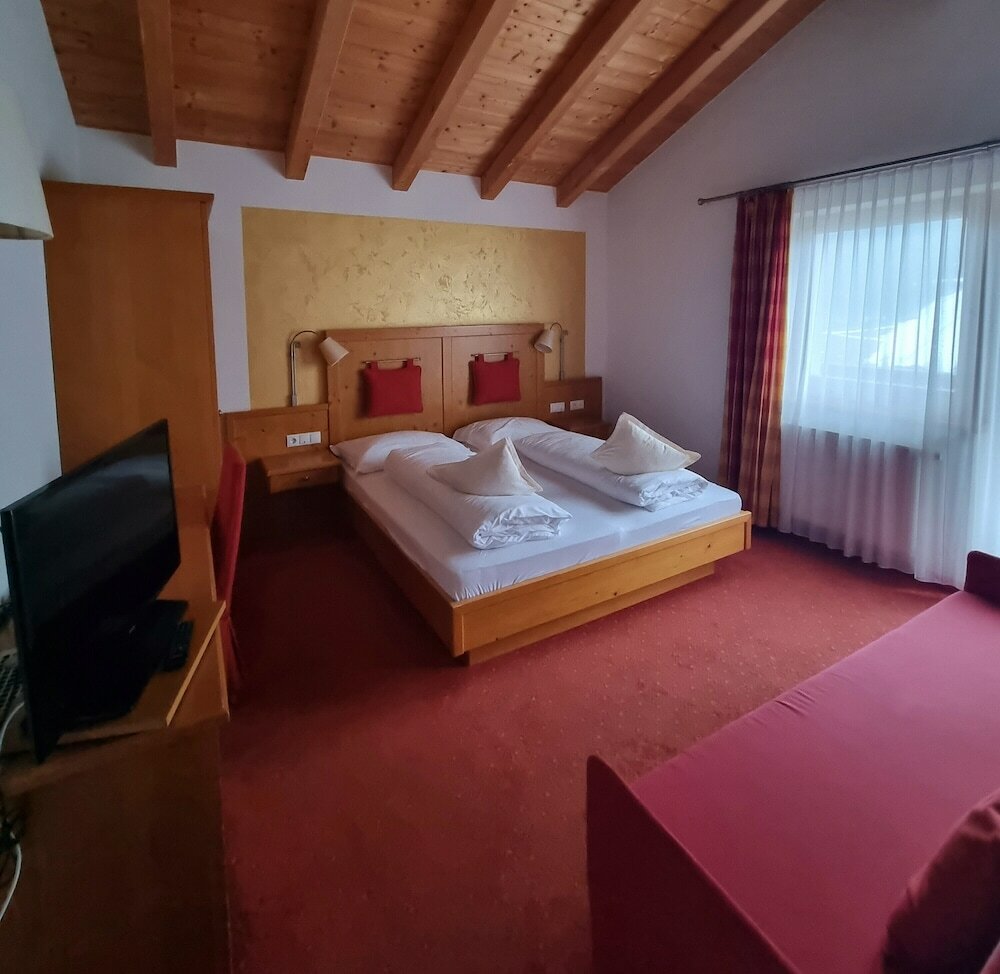 Фото Hotel Mirabel