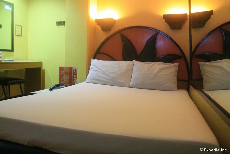 Гостиница Halina Drive Inn Hotels - Sta Mesa в Маниле
