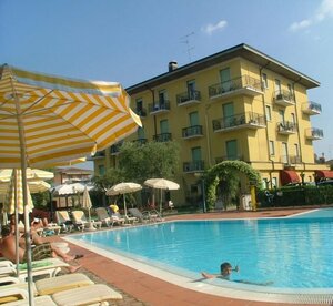 Hotel Bella Peschiera (Castelnuovo del Garda, Via Milano, 42), hotel