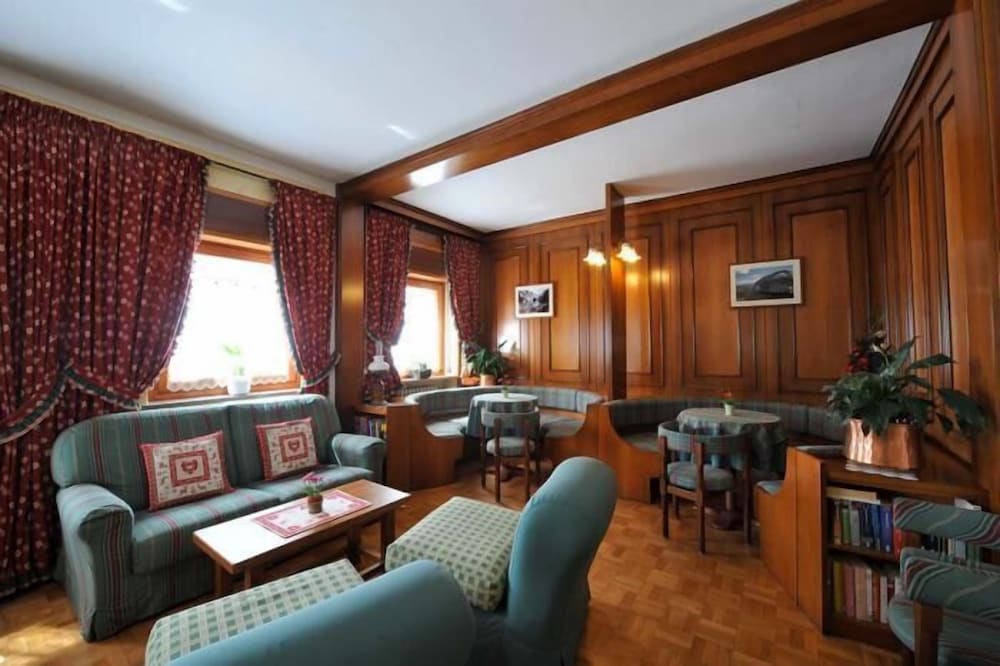 Фото Hotel Beau Sejour