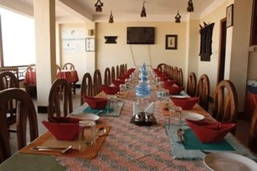 Фото Kirtipur Hillside Hotel and Resort