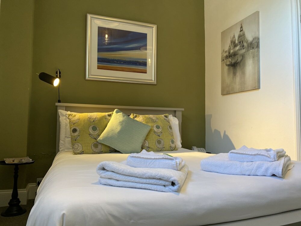 Фото The Elizabeth House Hotel